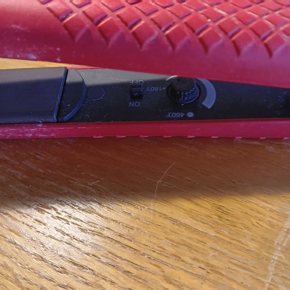 Valectric Red Hair Straightener Styler - Picture 10 of 11